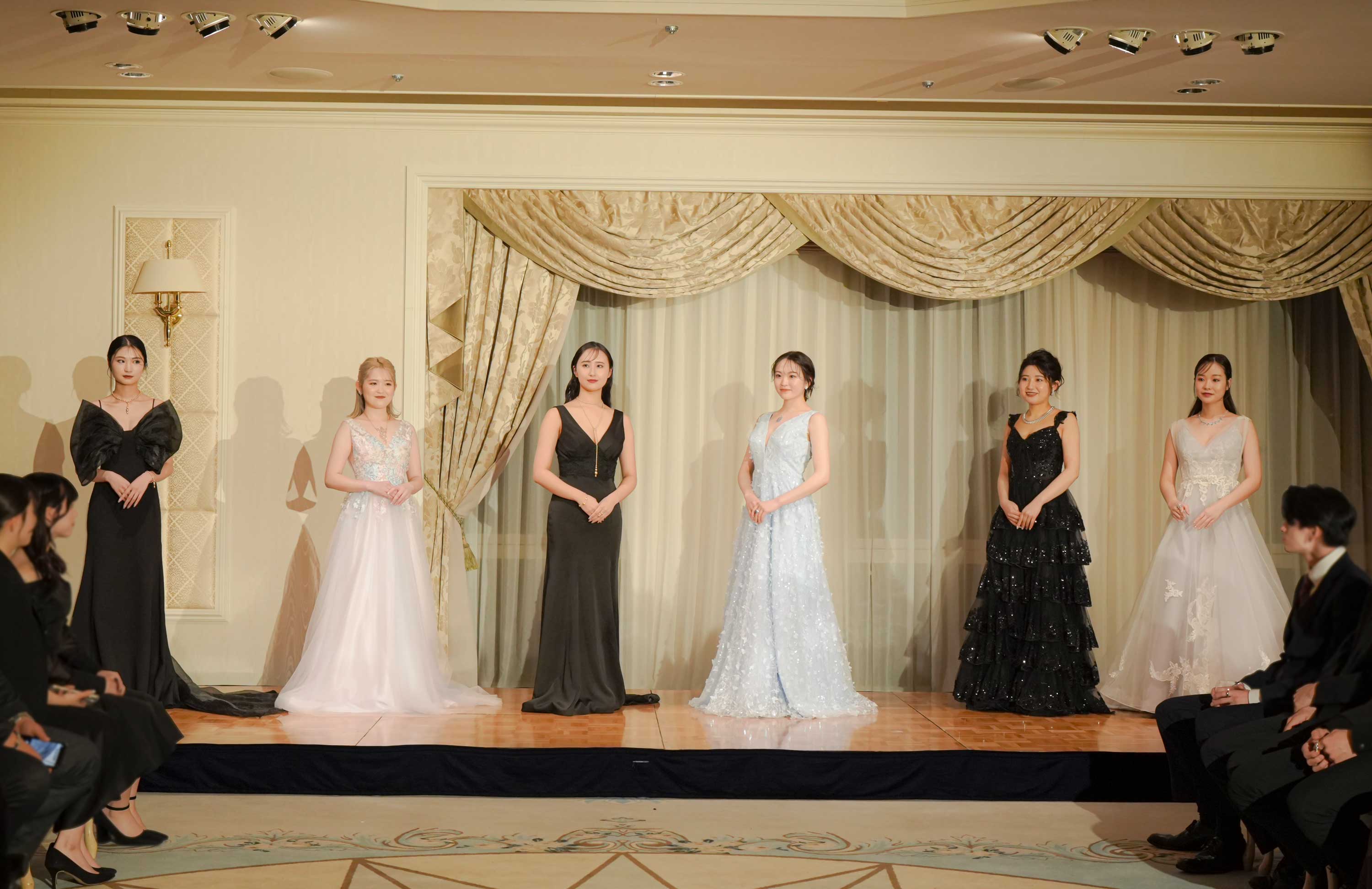 gala02.jpg (310 KB)